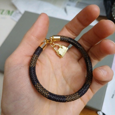 LULU Gold Bag Bracelet
