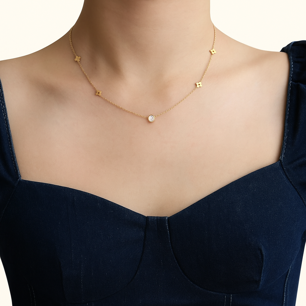 CARRIE Golden Clover Necklace