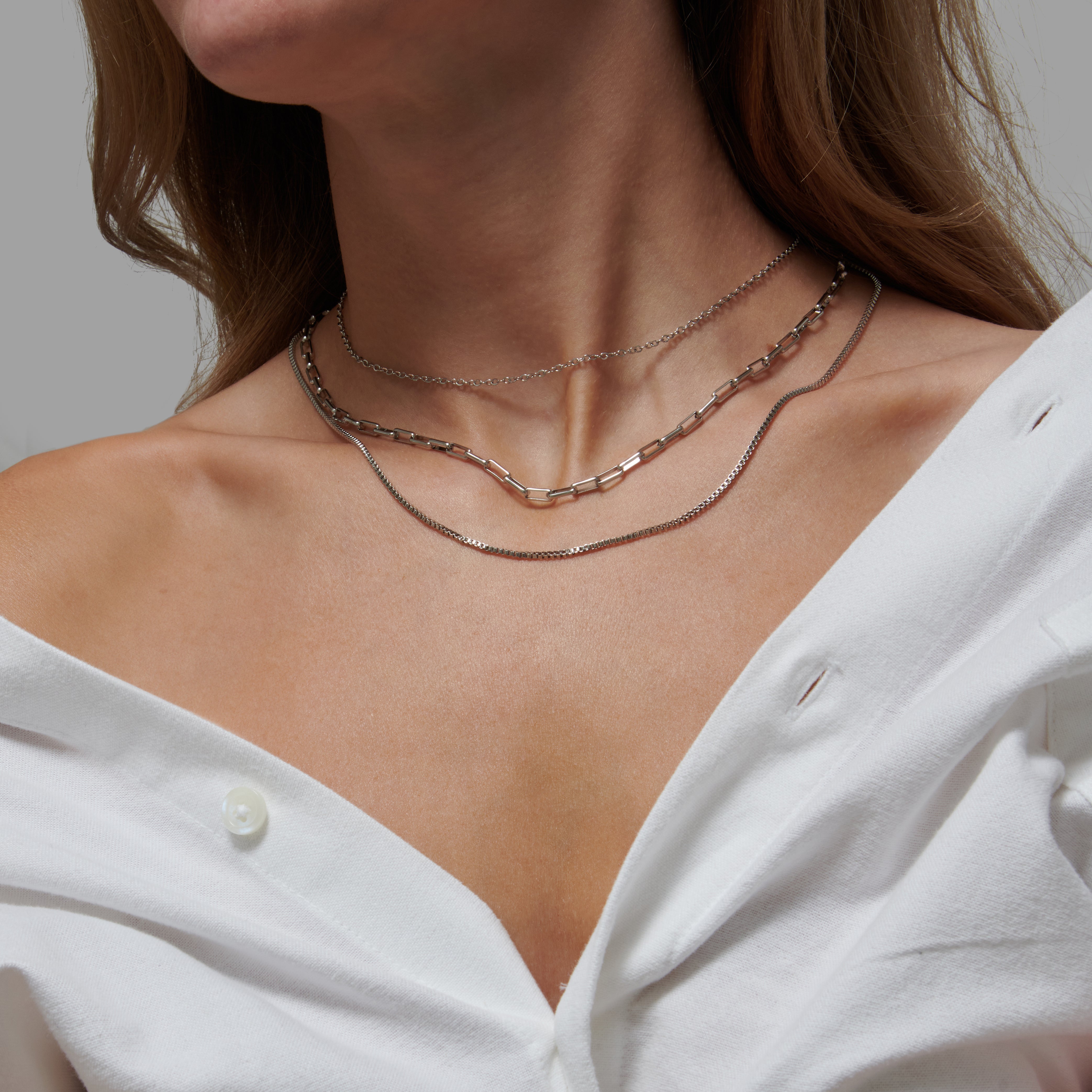 SOLARA Goldfarbener mehrlagiger Choker